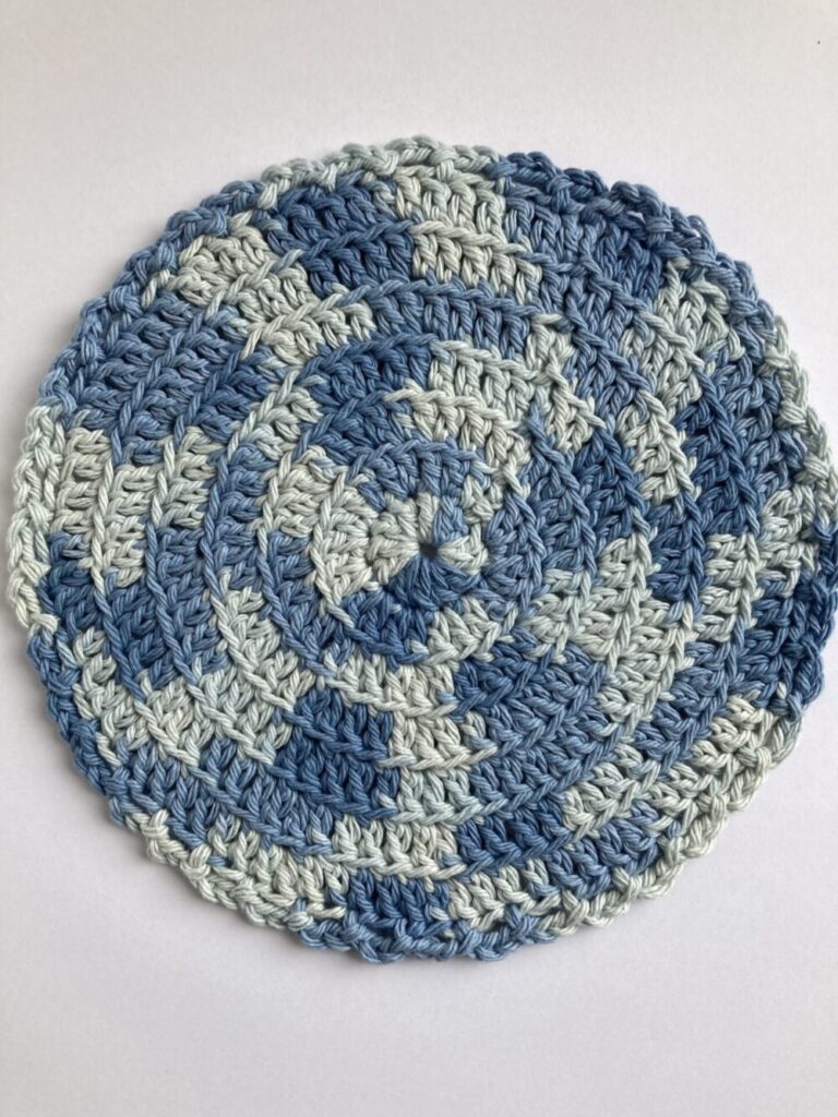 round-blue-handmade-kitchen-cloths