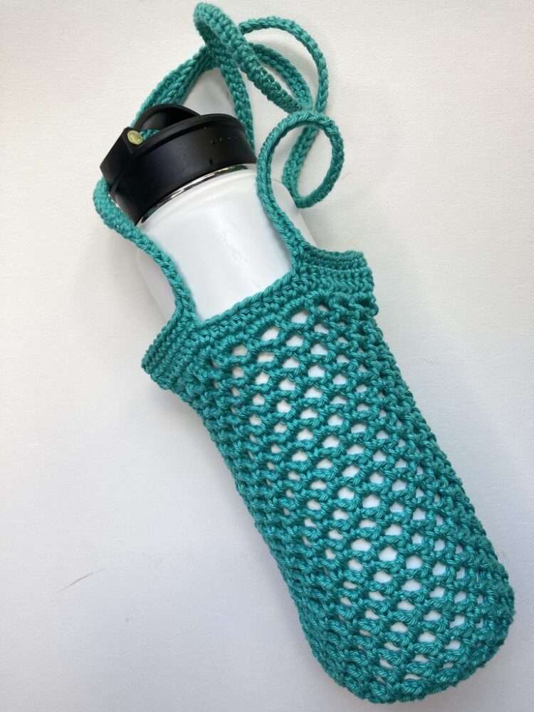 teal_crochet_bottle_holder