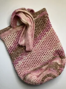 pink-easy-crochet-tote-bag